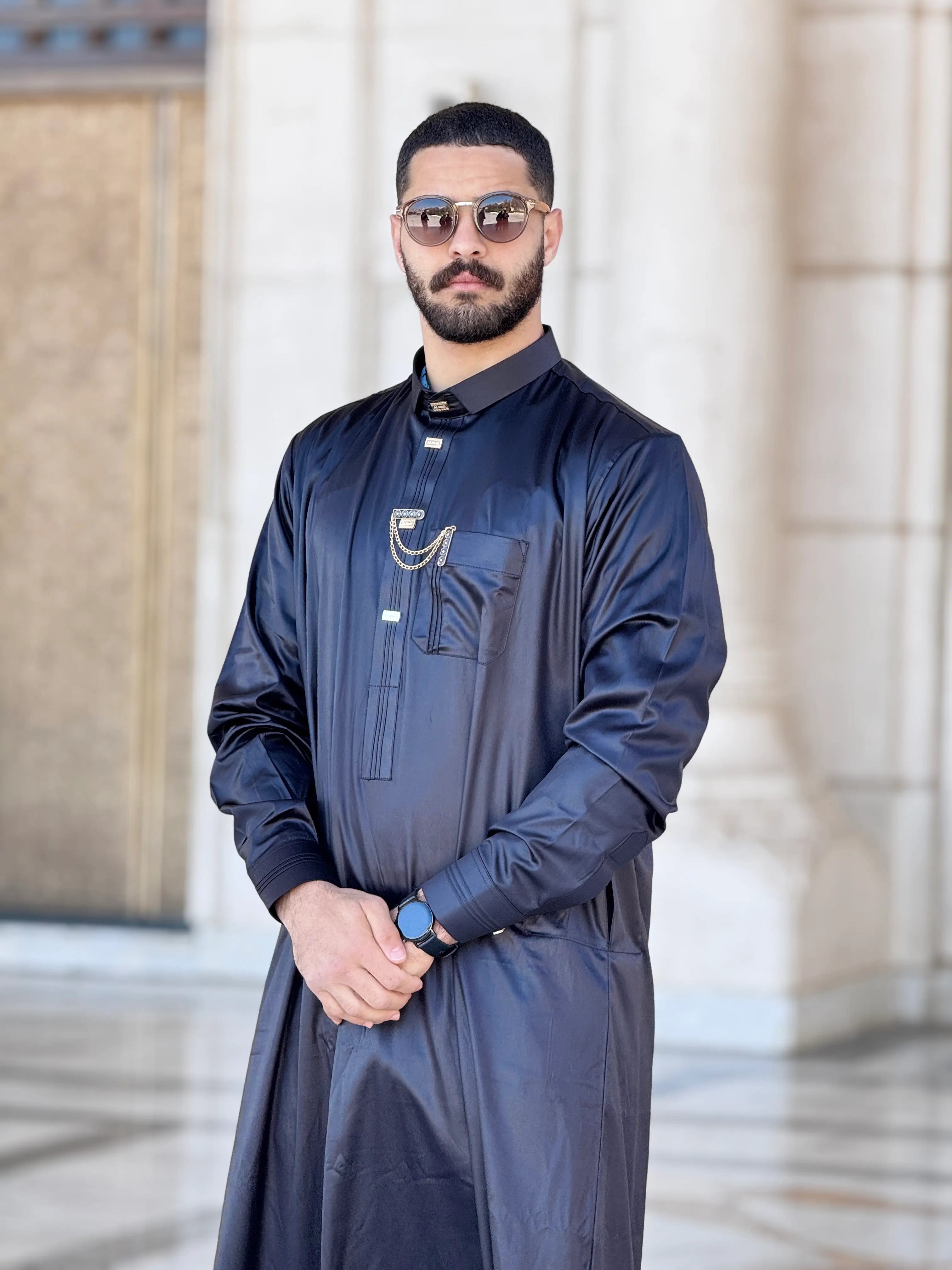 قميص الخليل أسود فاخر