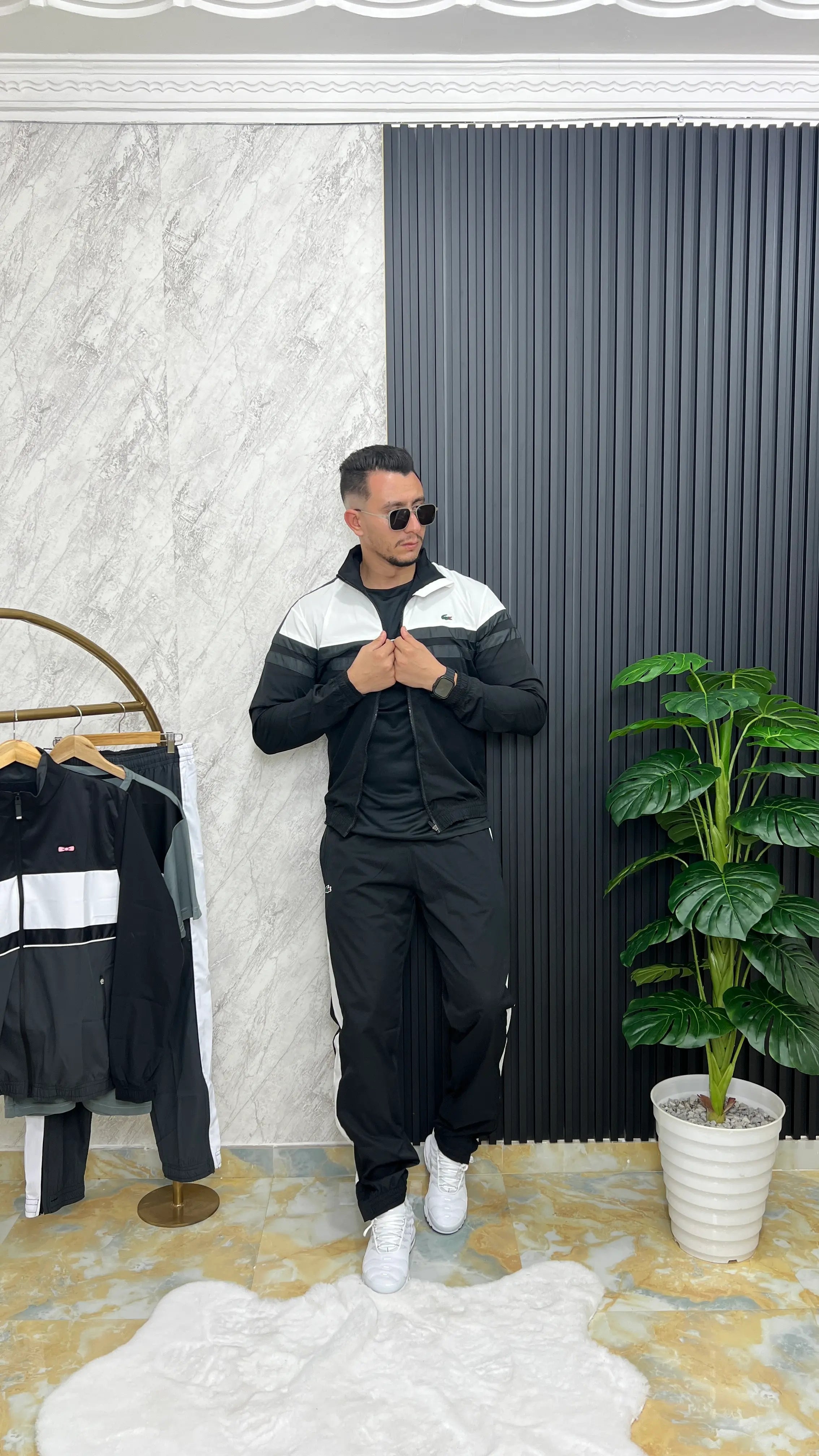 Ensemble lacoste milano 2026