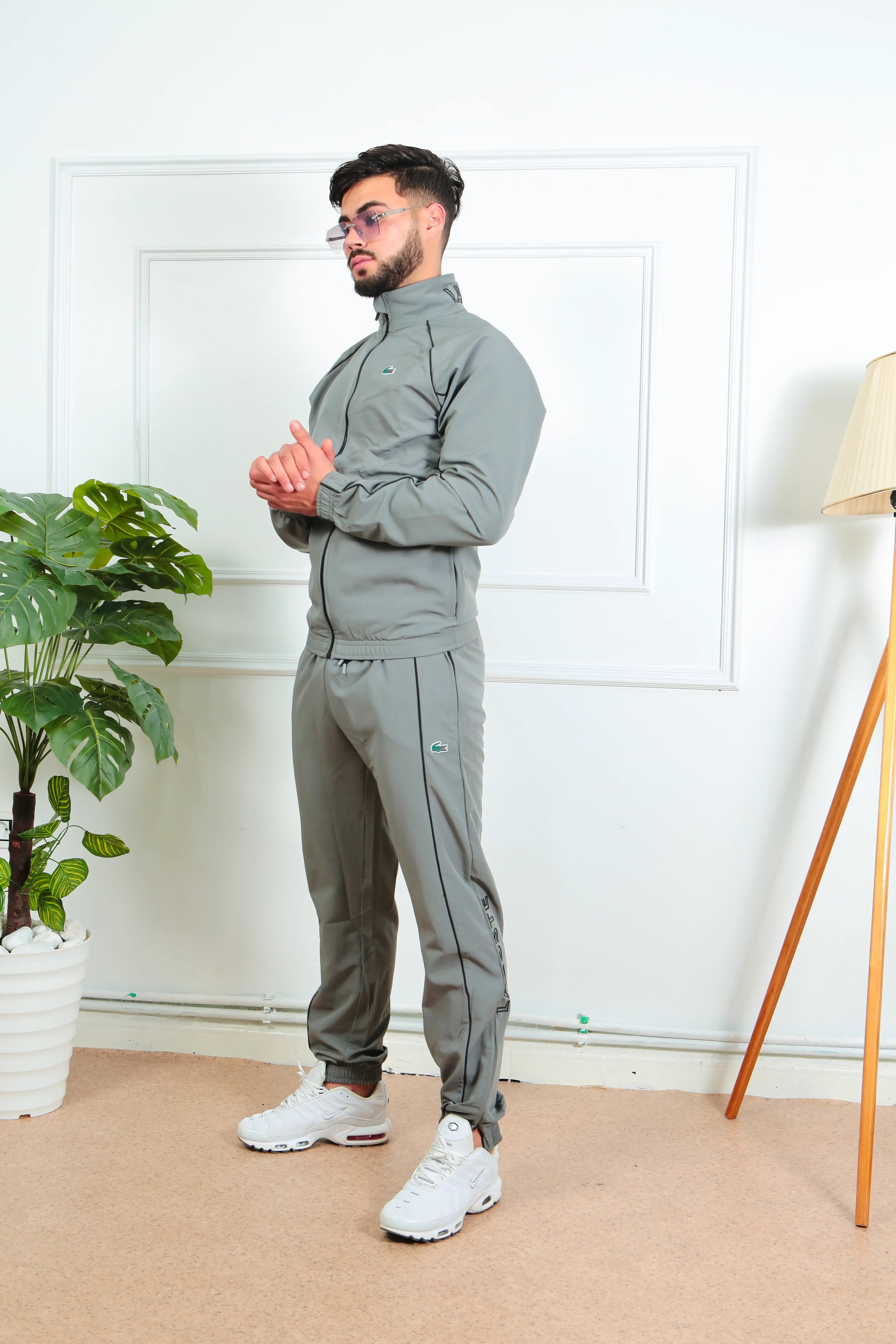 Ensemble Lacoste أواخر في الجودة العالية